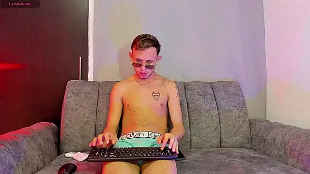 Two sexboys online show from 24, 3, 2026