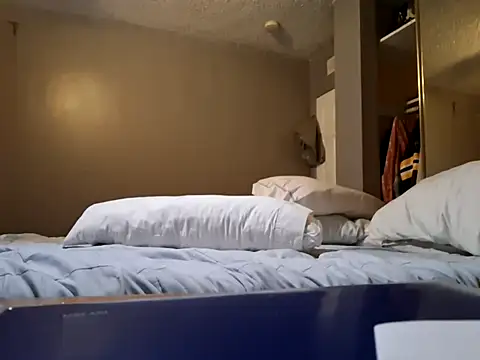 Hrnymanedawg13 online show from 2, 2, 2026