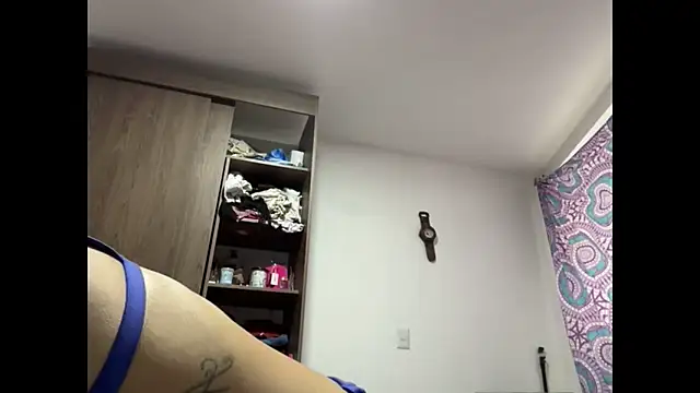 AbrilSantosxo online show from 19, 5, 2026