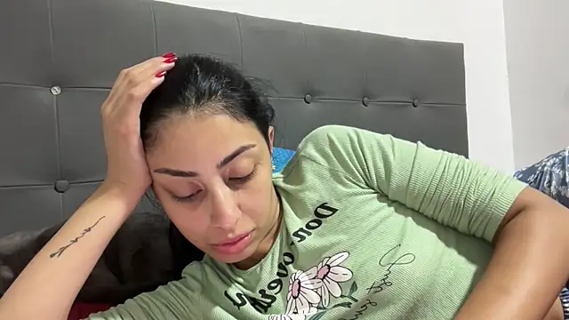 AbrilSantosxo online show from 22, 5, 2026