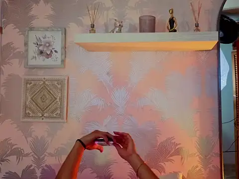 Emma Thompssonn online show from 13, 4, 2026