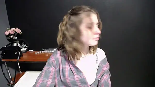 Snapshot of Sunny_siren chatting on 8, 2, 2026 Sunny siren online show from 8, 2, 2026