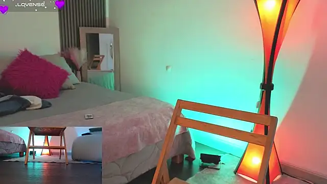 fransheskarossi online show from 13, 4, 2026