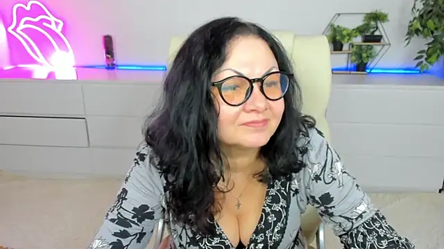 Snapshot of IrissMoon chatting on 16, 2, 2026 IrissMoon online show from 16, 2, 2026