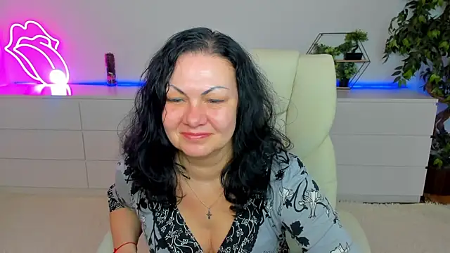 Snapshot of IrissMoon chatting on 3, 3, 2026 IrissMoon online show from 3, 3, 2026