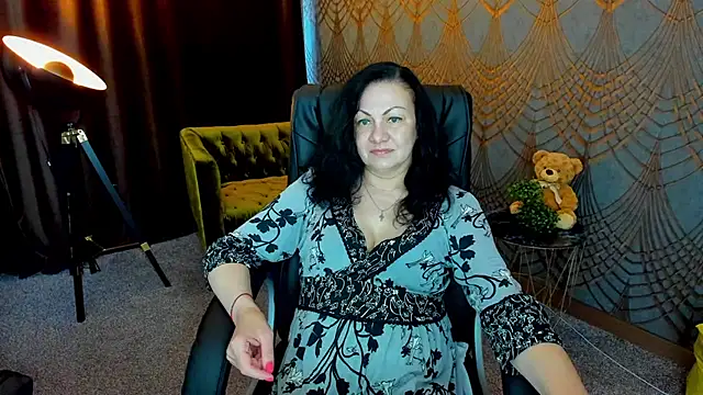 Snapshot of IrissMoon chatting on 3, 6, 2026 IrissMoon online show from 3, 6, 2026