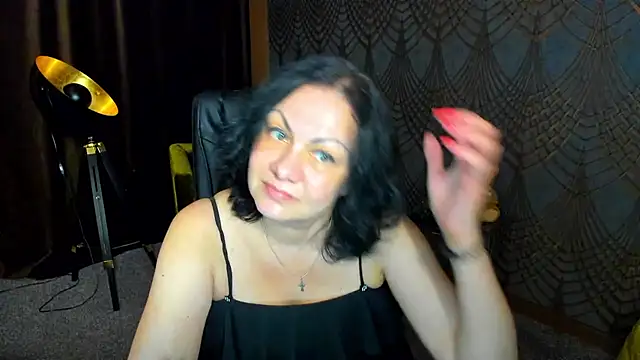Snapshot of IrissMoon chatting on 5, 7, 2026 IrissMoon online show from 5, 7, 2026