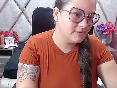 Snapshot of Sarah_Boobs_ chatting on 13, 2, 2026 Sarah Boobs online show from 13, 2, 2026