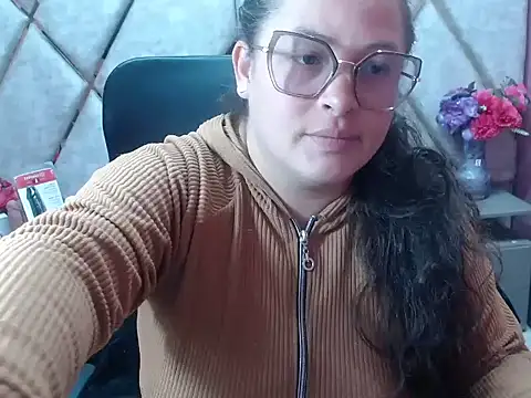 Snapshot of Sarah_Boobs_ chatting on 24, 2, 2026 Sarah Boobs online show from 24, 2, 2026