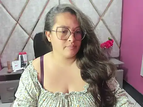 Sarah Boobs  online show from 11, 4, 2026