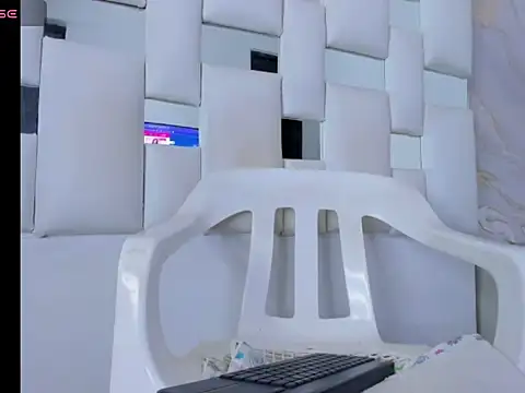 Snapshot of Mariam_Rossee chatting on 28, 4, 2026 Mariam Rossee online show from 28, 4, 2026