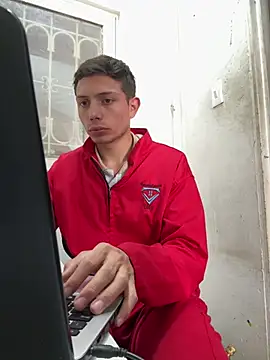 Snapshot of santiObrero chatting on 30, 4, 2026 santiObrero online show from 30, 4, 2026