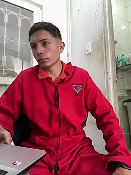 Snapshot of santiObrero chatting on 1, 6, 2026 santiObrero online show from 1, 6, 2026