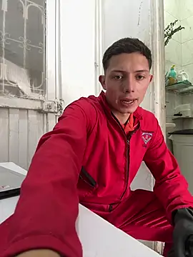 Snapshot of santiObrero chatting on 4, 6, 2026 santiObrero online show from 4, 6, 2026