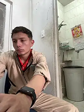 Snapshot of santiObrero chatting on 9, 6, 2026 santiObrero online show from 9, 6, 2026