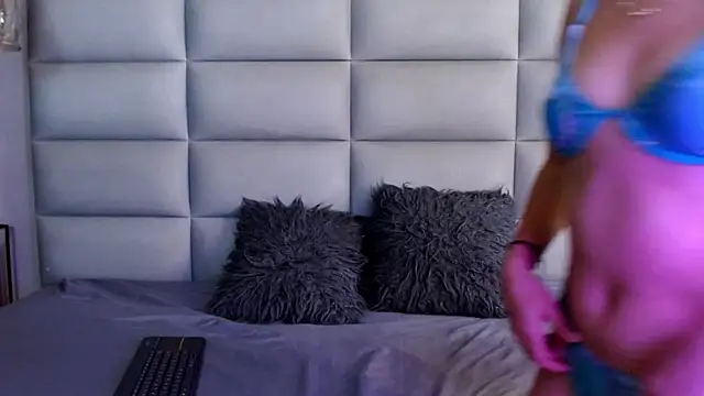 Snapshot of miss-liz- chatting on 28, 2, 2026 miss-liz- online show from 28, 2, 2026