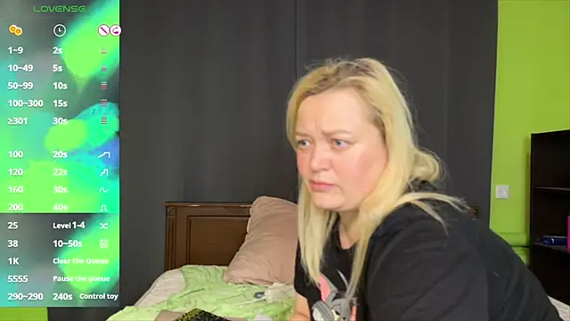 Snapshot of LisaWiliams chatting on 6, 3, 2026 LisaWiliams online show from 6, 3, 2026