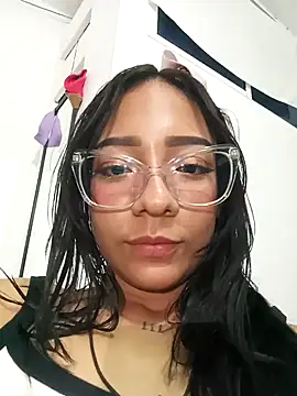 SOL BITTTCH online show from 4, 2, 2026