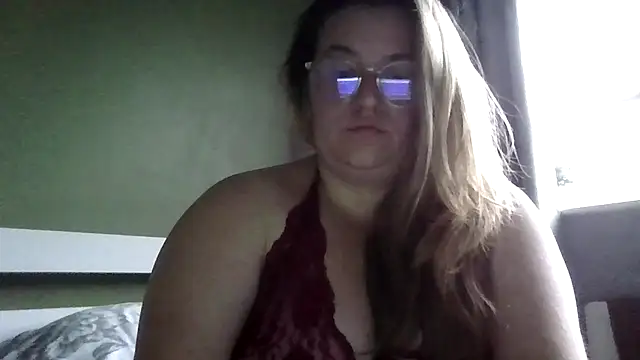 QueenCurvy Charley28 online show from 22, 6, 2026