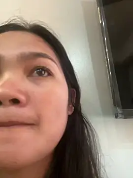 PinaySkinnyJust18 online show from 20, 4, 2026