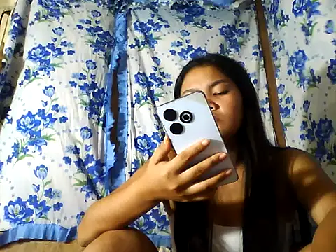 Snapshot of PinaySkinnyJust18 chatting on 8, 7, 2026 PinaySkinnyJust18 online show from 8, 7, 2026
