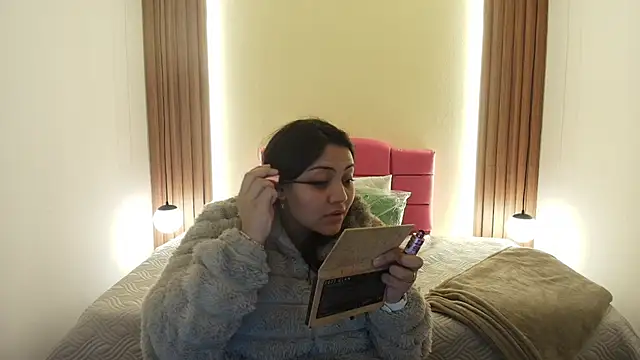 IvonneRoss  online show from 5, 5, 2026