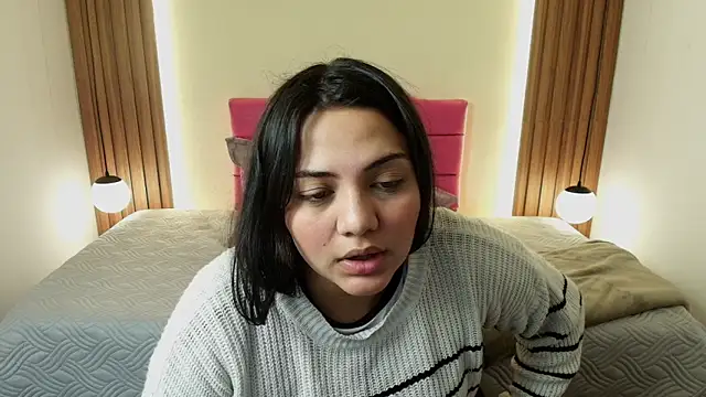 IvonneRoss  online show from 12, 5, 2026