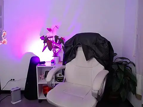 ItsNyla online show from 3, 2, 2026