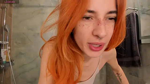 Snapshot of KikkoLee chatting on 11, 5, 2026 KikkoLee online show from 11, 5, 2026