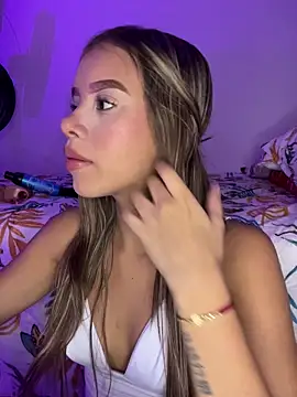 BellaMoon  online show from 15, 3, 2026