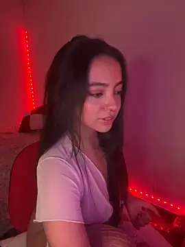 Snapshot of laraa_rous chatting on 1, 3, 2026 laraa rous online show from 1, 3, 2026