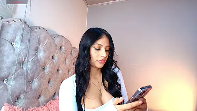 melina hernandezz online show from 14, 4, 2026