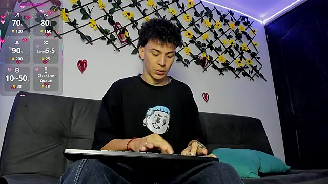 Snapshot of Maxxx_bigcockx chatting on 3, 2, 2026 Maxxx bigcockx online show from 3, 2, 2026