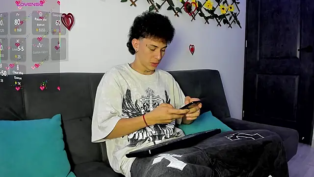 Snapshot of Maxxx_bigcockx chatting on 5, 2, 2026 Maxxx bigcockx online show from 5, 2, 2026