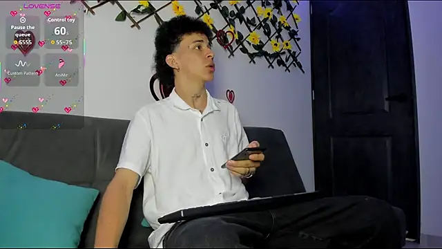 Snapshot of Maxxx_bigcockx chatting on 6, 2, 2026 Maxxx bigcockx online show from 6, 2, 2026