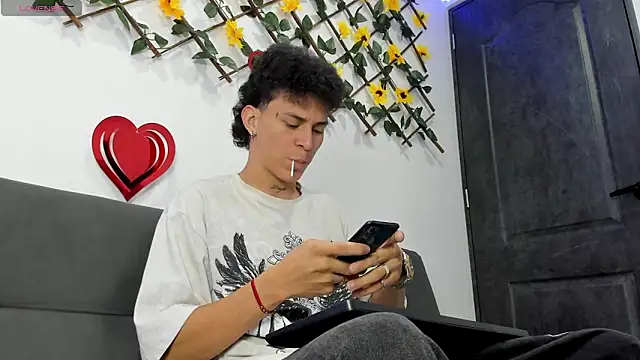 Snapshot of Maxxx_bigcockx chatting on 18, 2, 2026 Maxxx bigcockx online show from 18, 2, 2026