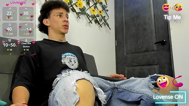 Snapshot of Maxxx_bigcockx chatting on 26, 2, 2026 Maxxx bigcockx online show from 26, 2, 2026