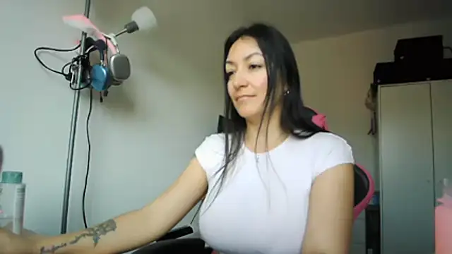 Yulian Milf online show from 13, 3, 2026