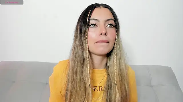 Fernanda aaaa online show from 13, 5, 2026