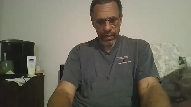 swimmer2496 online show from 8, 3, 2026