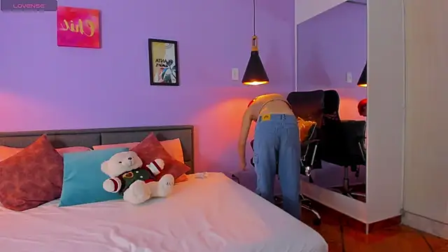 lanablacke  online show from 5, 3, 2026