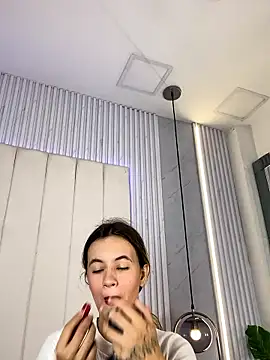 JuliaColemann online show from 29, 4, 2026