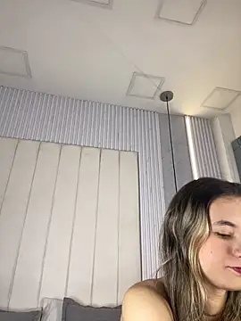 JuliaColemann online show from 8, 5, 2026