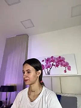 JuliaColemann online show from 2, 6, 2026