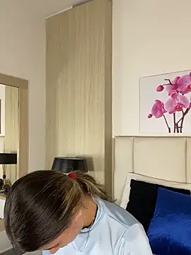 JuliaColemann online show from 20, 6, 2026