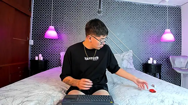 Evie demn online show from 11, 2, 2026