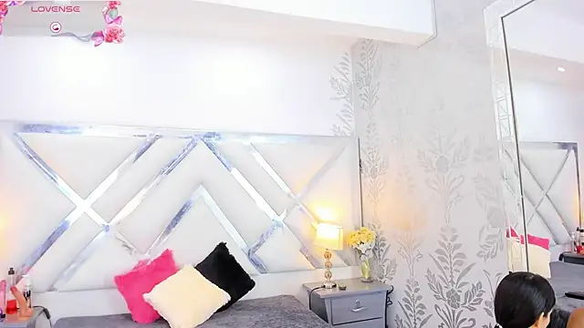 tifanibrown online show from 24, 3, 2026