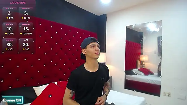 Logan Woods online show from 3, 2, 2026