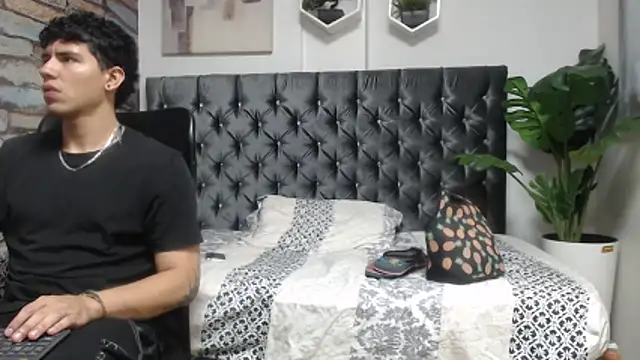Tobias Vega online show from 8, 5, 2026