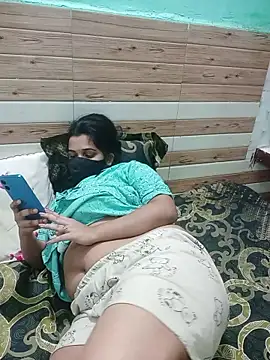 Snapshot of ZyphiaLive chatting on 7, 5, 2026 ZyphiaLive online show from 7, 5, 2026